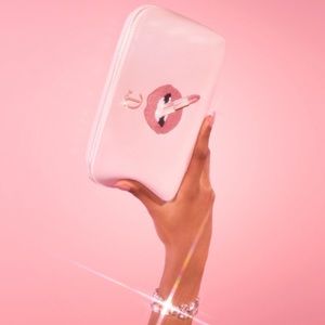 NEW✅Charlotte Tilbury PILLOW TALK MAKEUP BAG